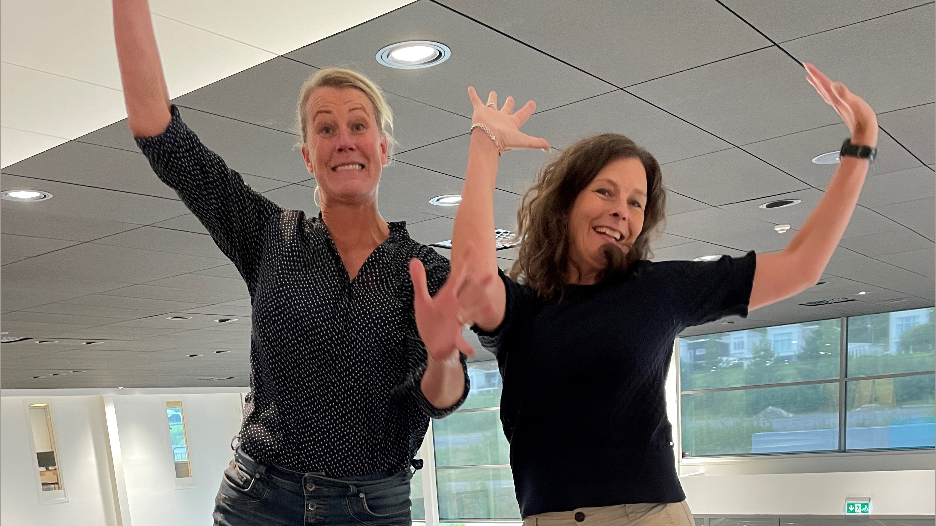 Malin Svärd, Kvalité- & hållbarhetschef, och Agneta Andersson, HR-chef, är två av bilbranschens mäktigaste kvinnor 2023.